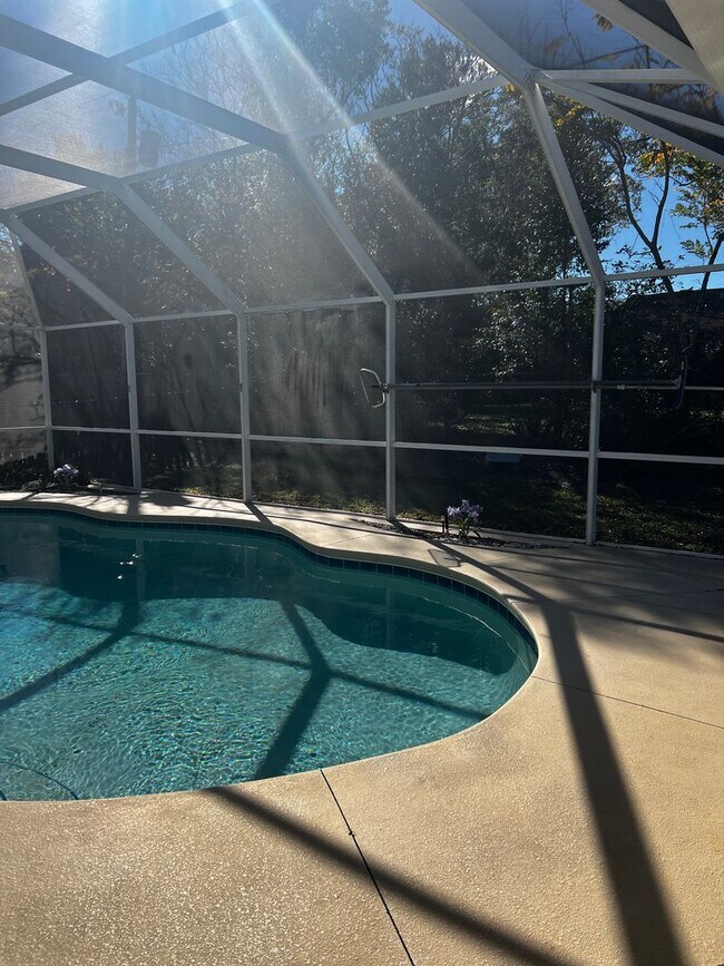Building Photo - Deltona Lakes