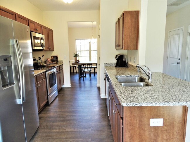 Building Photo - Beautiful Home in Lexington Hill 4 Bedrooms 2.5 Baths