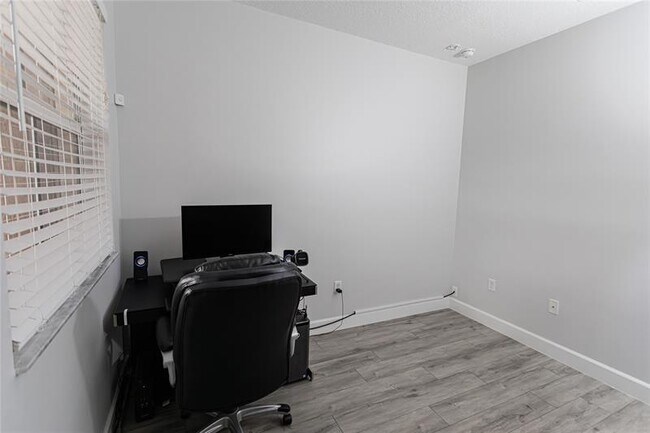 Building Photo - 14387 SW 9th Ct