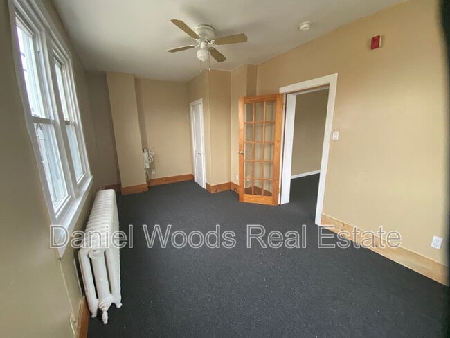 Building Photo - 1614 68th Ave