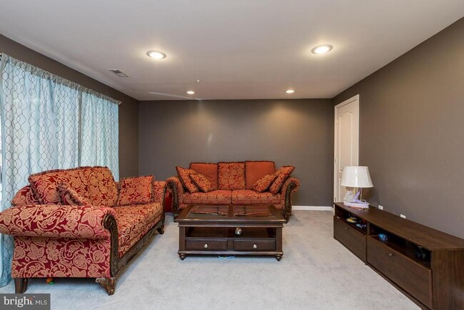 Building Photo - 2685 Cameron Way