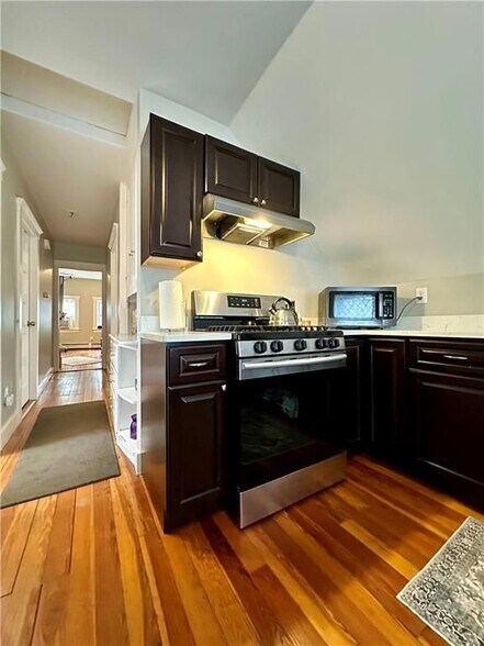 Building Photo - 1003 Narragansett Blvd