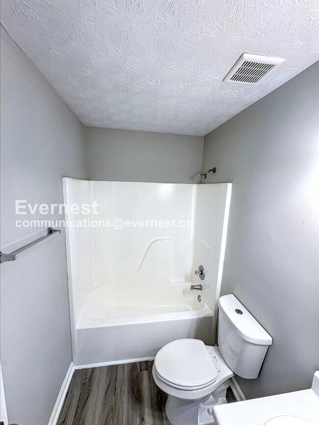 Building Photo - 7011 Regency Ln