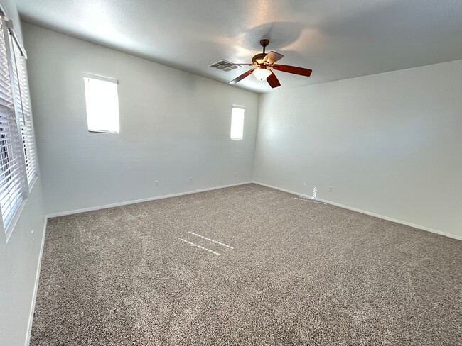 Building Photo - Cozy Home in Heart of Summerlin!