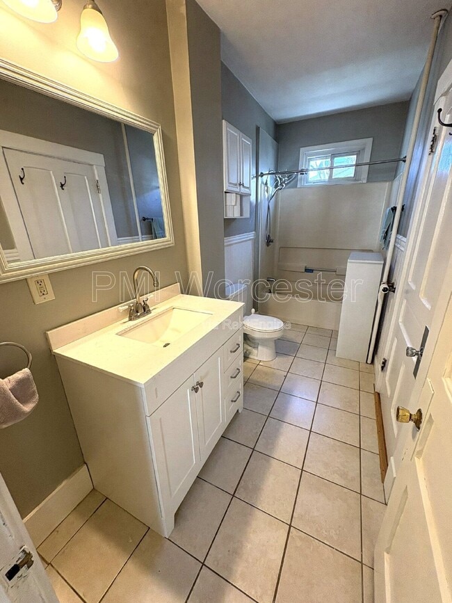 Building Photo - 27 June St