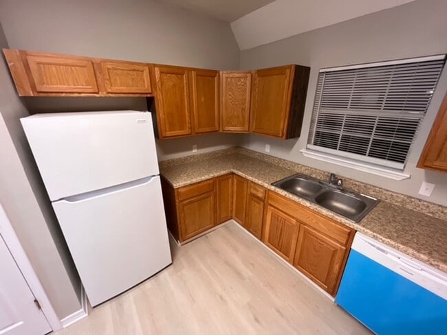 Building Photo - Pass Christian 3 bedroom