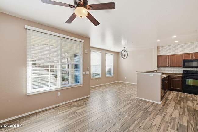 Building Photo - 4757 E Waterman St