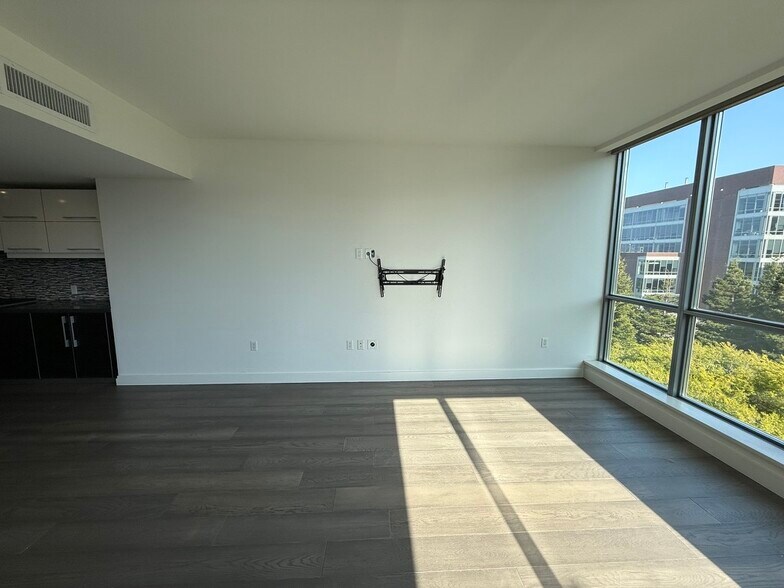 Building Photo - 420 Mission Bay Blvd N