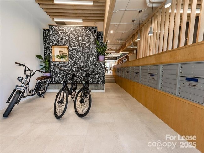 Building Photo - 1824 N Brevard St