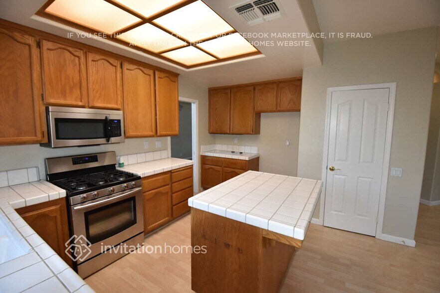 Building Photo - 8107 Helmsdale Dr