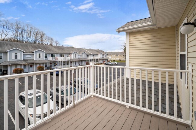 Building Photo - 1911 Cambridge Manor Dr