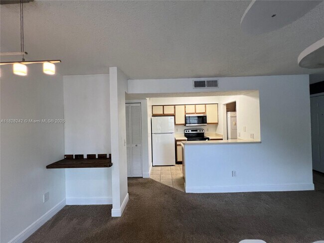 Building Photo - 1227 SW 46th Ave