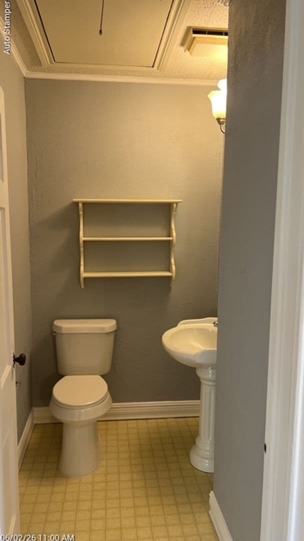 Building Photo - 4600 Calmont Ave