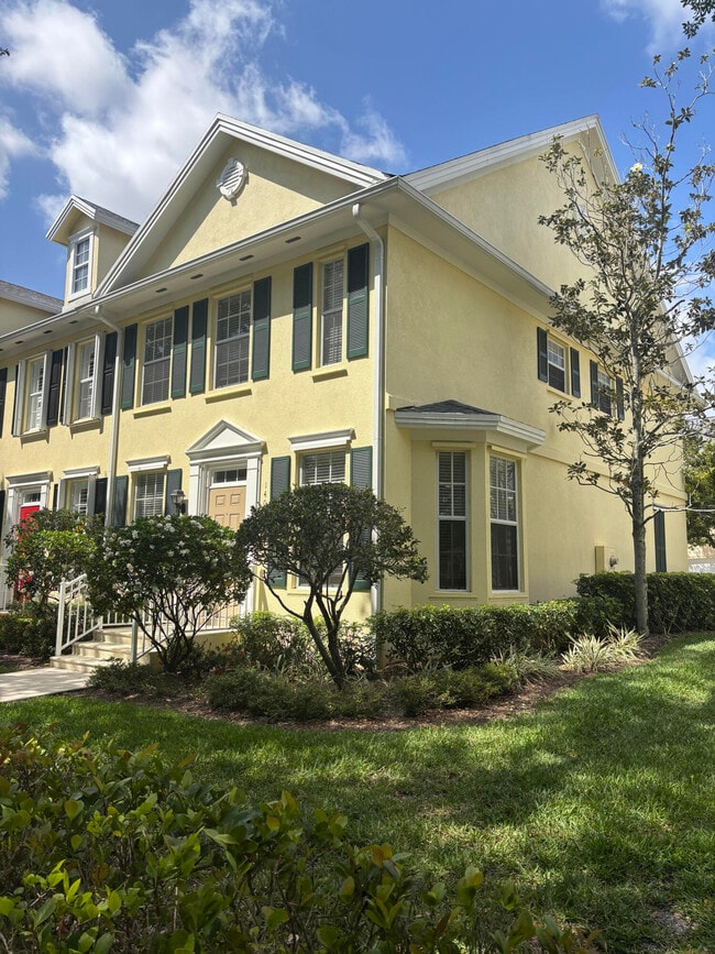 Building Photo - 140 Day Lily Dr