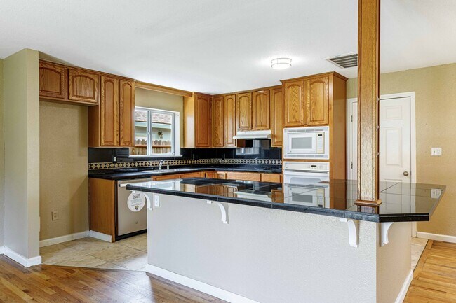 Building Photo - 3 bed 2 bath home for RENT in Stockton