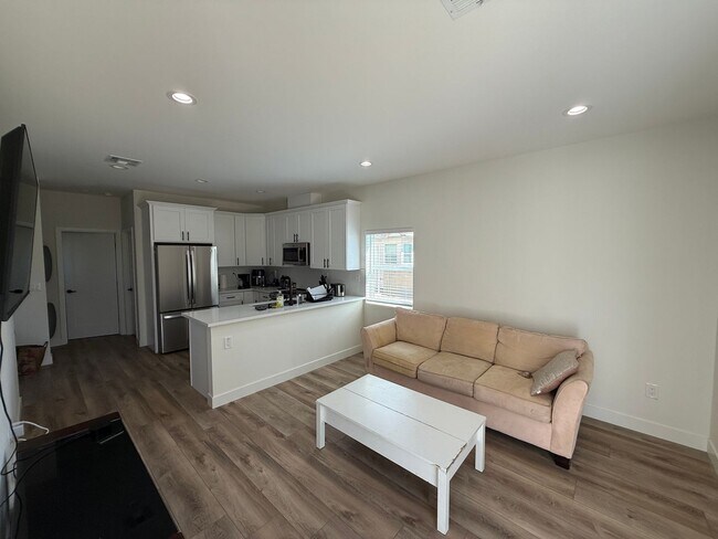 Building Photo - Newly Built in 2025!  4BD/2BA