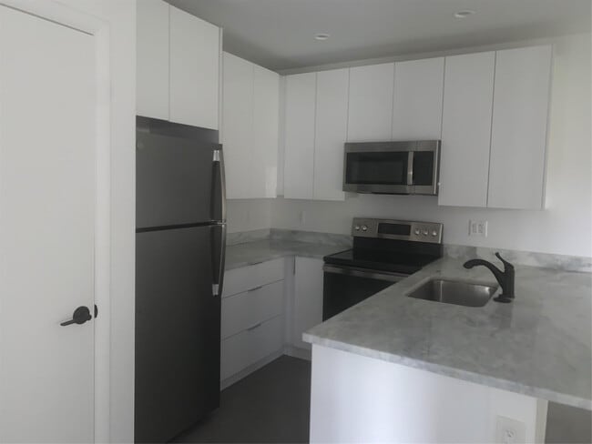 Building Photo - 816 NW 3rd St