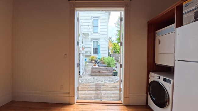 Building Photo - 1818 Webster-