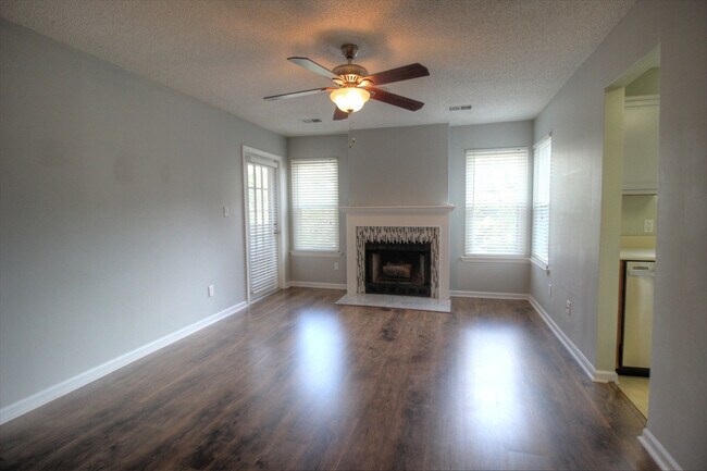 Building Photo - Nice 1 bedroom 2nd floor condo in SW Durham!