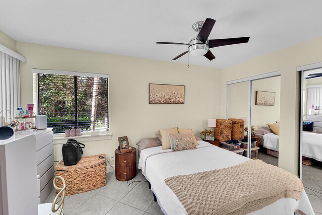 Building Photo - 261 Wimbledon Lakes Dr