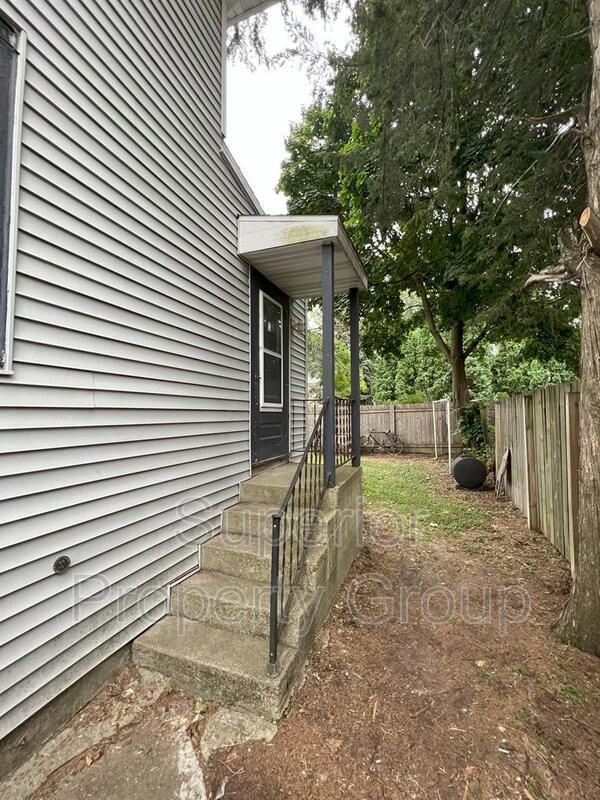 Building Photo - 2507 E Johnson St