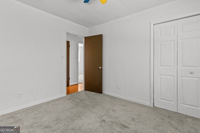 Building Photo - 4010 Emerald Lake Dr