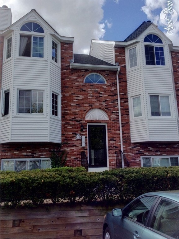 Building Photo - 191 Tall Oaks Dr