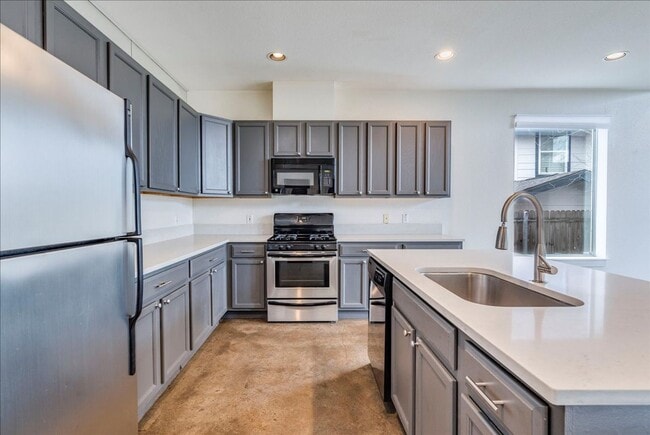 Building Photo - 2811 Hardeman-B