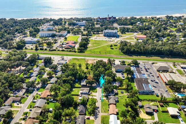 Building Photo - 114 Lassere Cir