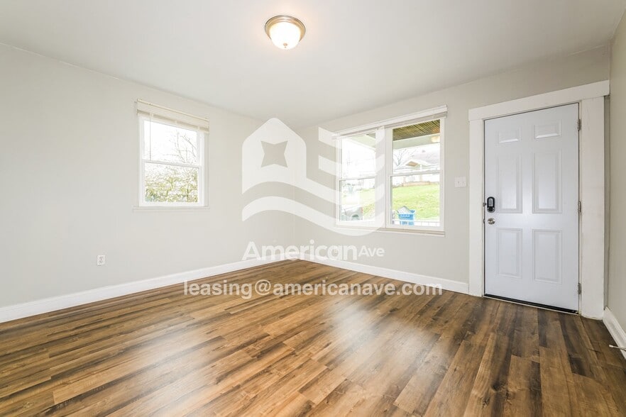 Building Photo - 7847 Saltsburg Rd