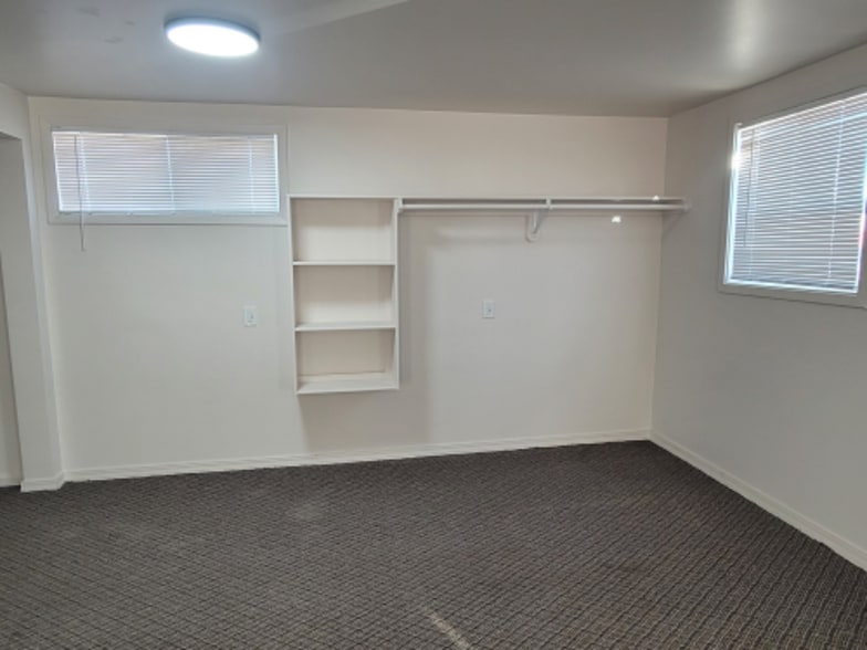 Building Photo - 308 Moore Ln