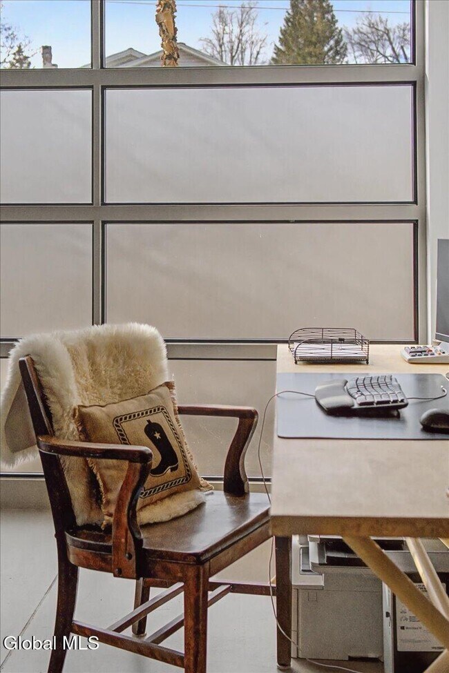 Building Photo - 5 Swanner Ln