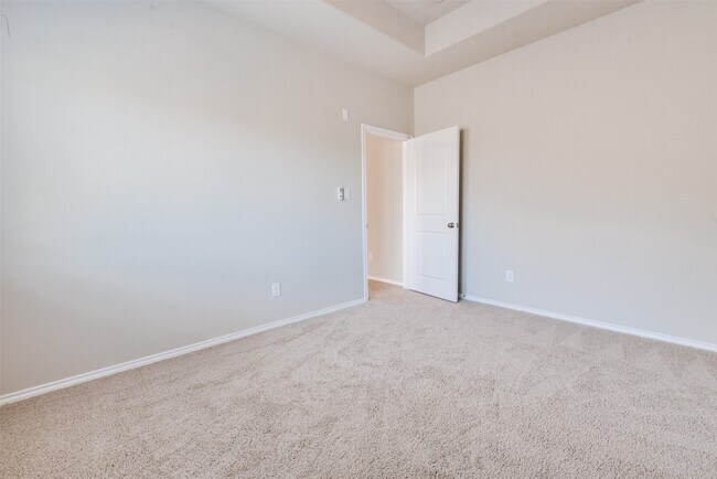 Building Photo - 1330 Watercrest Park Ln