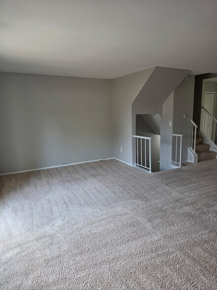 Building Photo - 3274 Alpine Dr