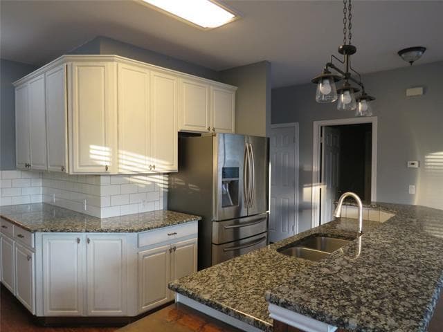 Building Photo - 7585 Ravenhill Dr