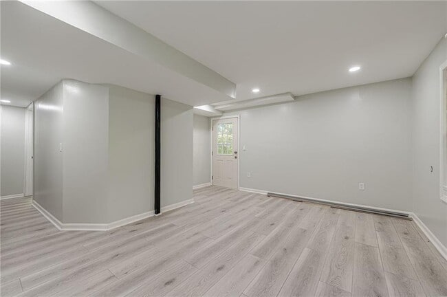 Building Photo - 435 Little Pines Ct