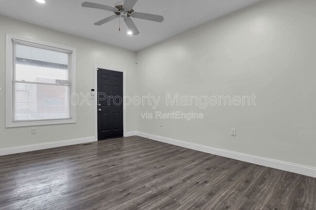 Building Photo - 907 Scott St