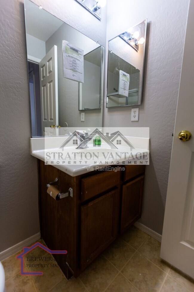 Building Photo - 21731 W Pima St