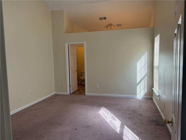 Building Photo - 5975 Hillvale Trail