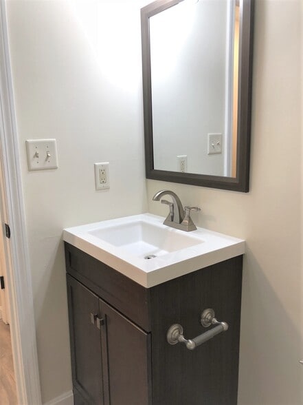 Building Photo - 5 Autumn Leaf Dr