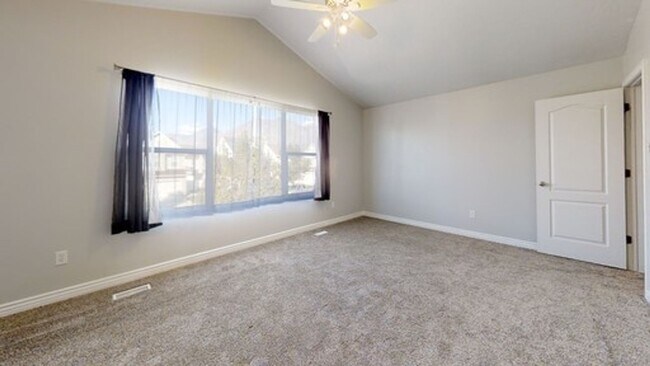 Building Photo - Springville Home