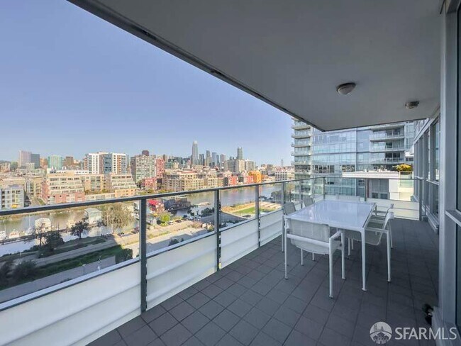 Building Photo - 718 Long Bridge St