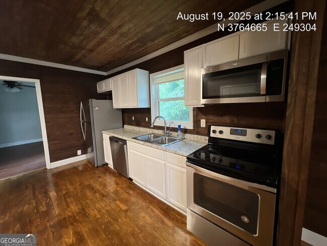 Building Photo - 186 Georgia Ave