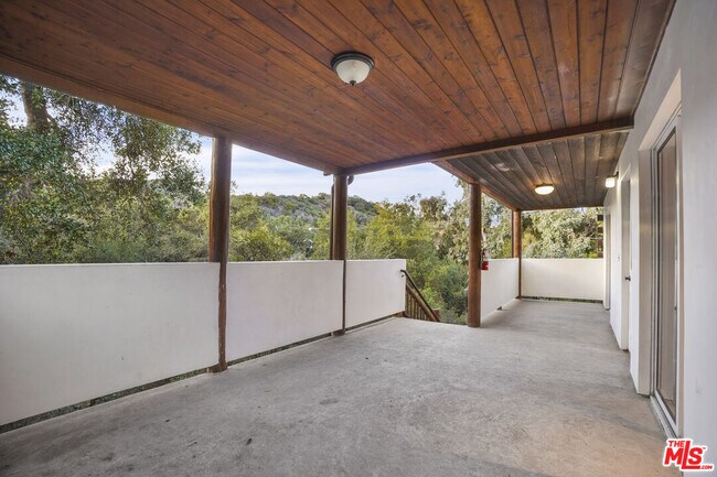 Building Photo - 373 Loftyhill Dr