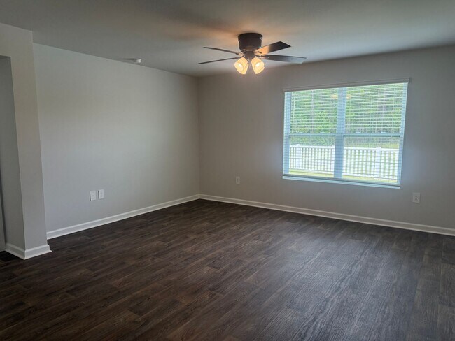 Building Photo - 339 Elizabeth Dr