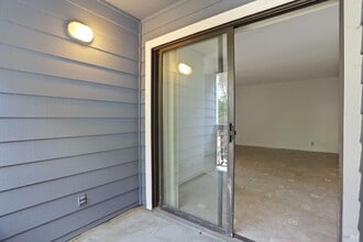 Building Photo - 219 Sea Crest Cir