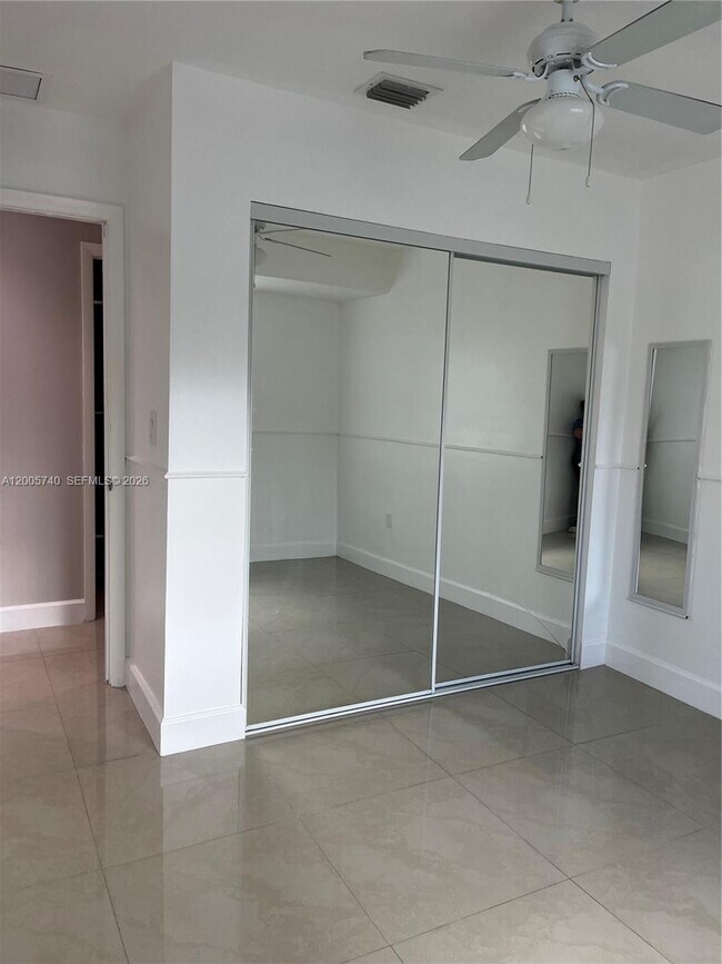 Building Photo - 6661 SW 137th Ct