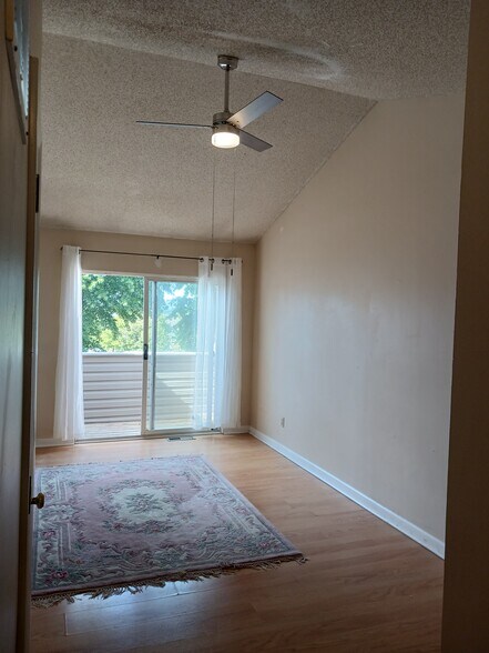 Building Photo - 1346 Bradley Dr