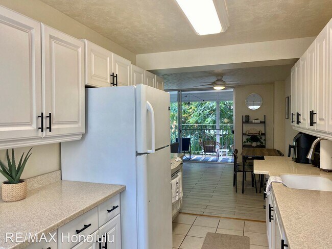 Building Photo - 2 br, 2 bath House - 2355 Ala Wai Blvd Apt...