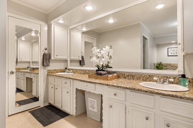 Building Photo - 522 River Plantation Dr